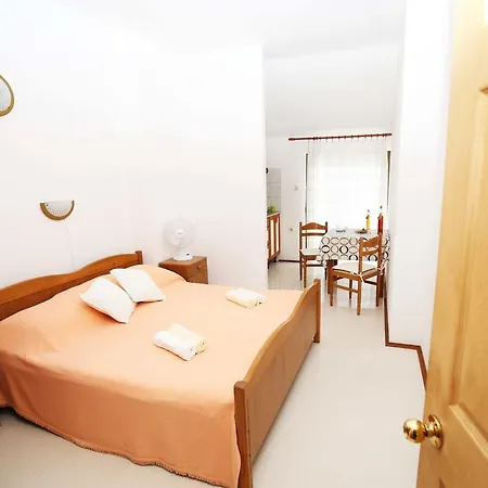 Apartamento Leo Katic