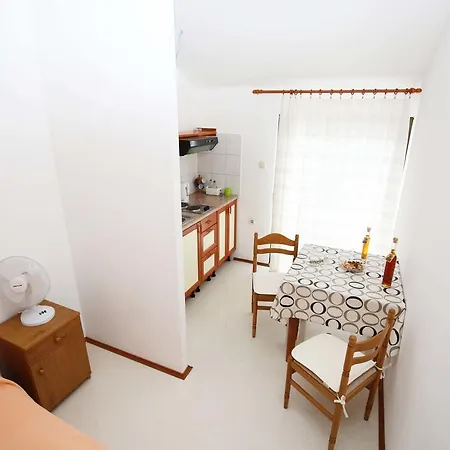 Leo Katic Apartment Lastovo